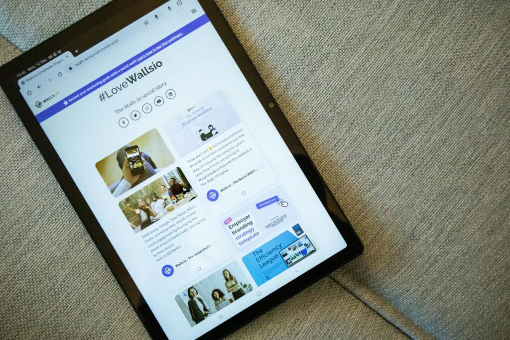 how online advertising works explained through funnel strategy